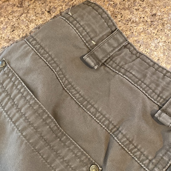 Eastern Mountain Sports Pants BROKEN BUTTON Size 34 But May Run Smaller - Picture 12 of 17